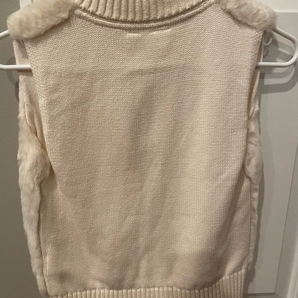 NWT girls faux fur sweater vest size Xl - Picture 2 of 4